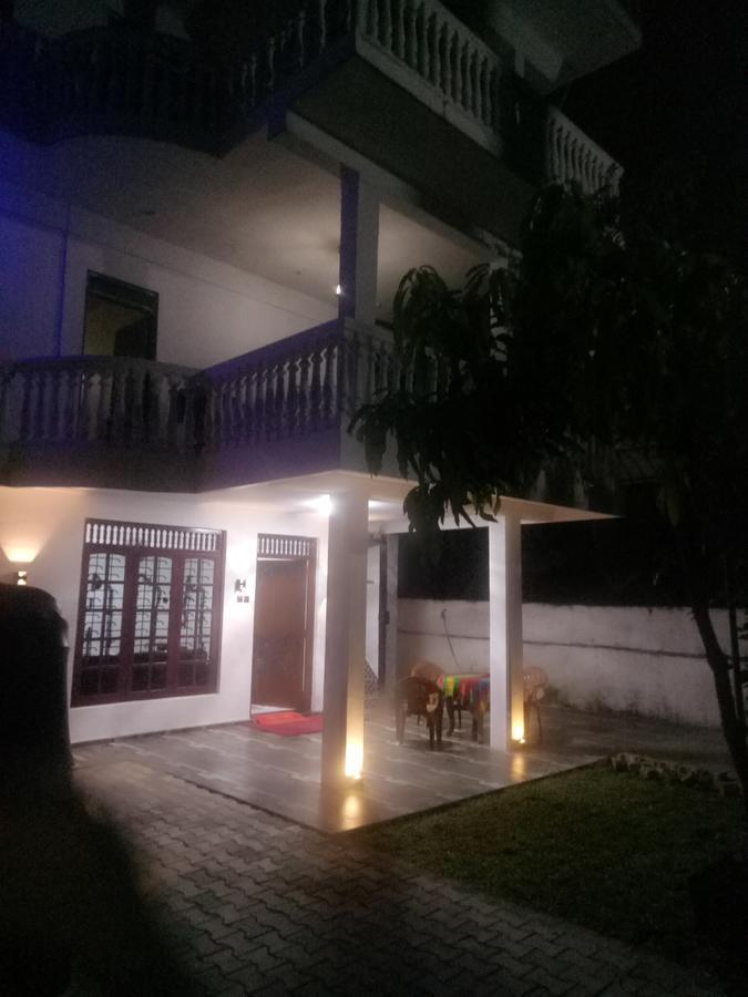 Hewage Resort Anuradhapura Exteriör bild