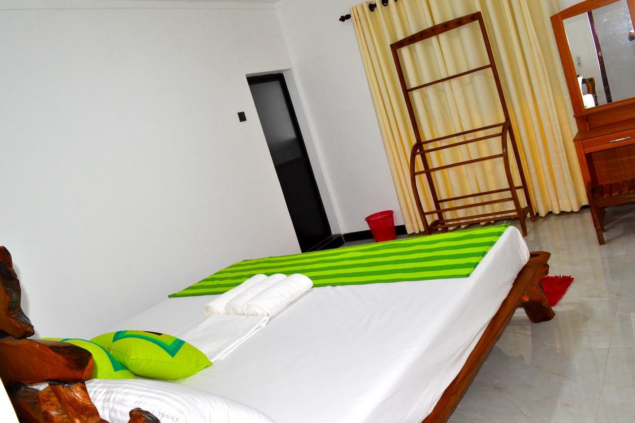 Hewage Resort Anuradhapura Exteriör bild