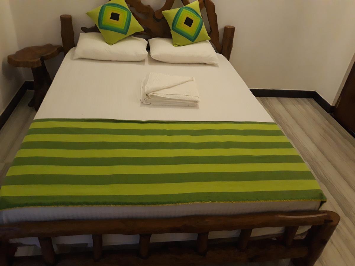 Hewage Resort Anuradhapura Exteriör bild